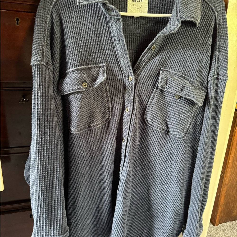 Aerie Women’s Blue Waffle Knit Shirt